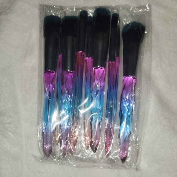 10 piece diamond/crystal make up brush set - Picture 5 of 5